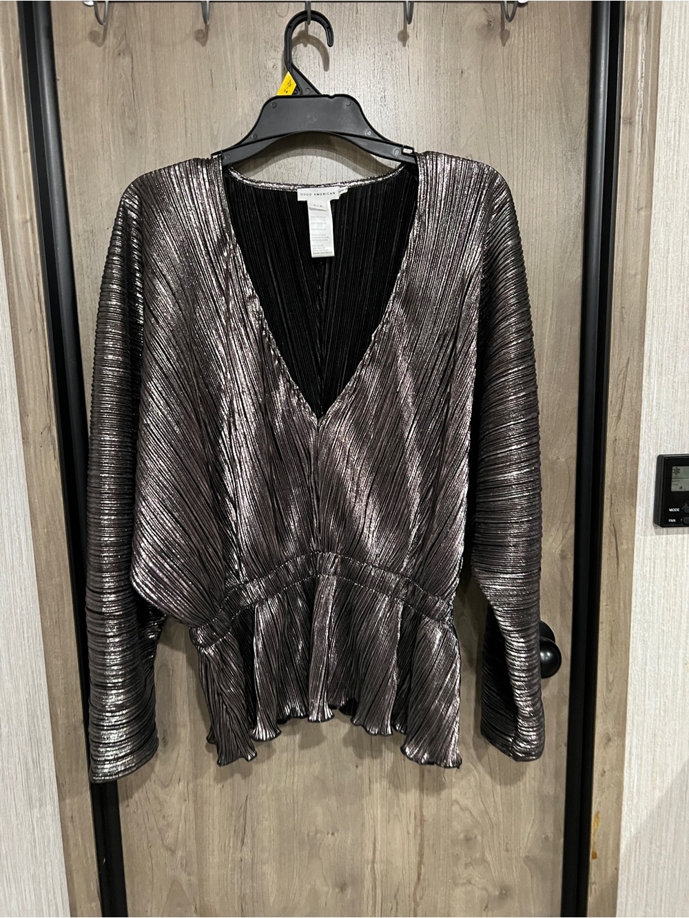 Good American Metallic Pleated V-Neck Peplum Top - Silver